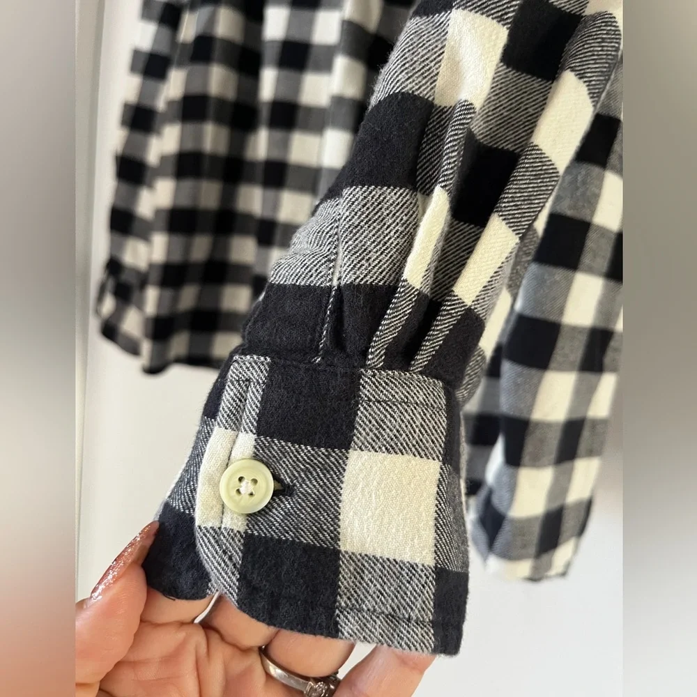 Levi's Classic Black and White Plaid Shirt - Picture 6 of 7